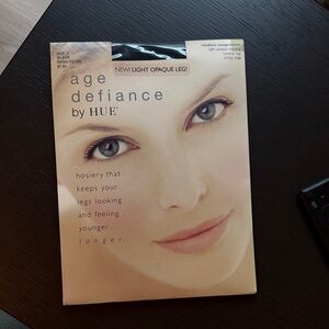 HUE Age Defiance Black Hosiery, size C, NIP